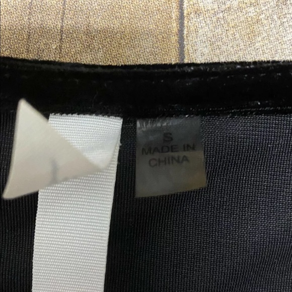 Women's NY Collection Women's Velvet Top Small - Picture 7 of 10